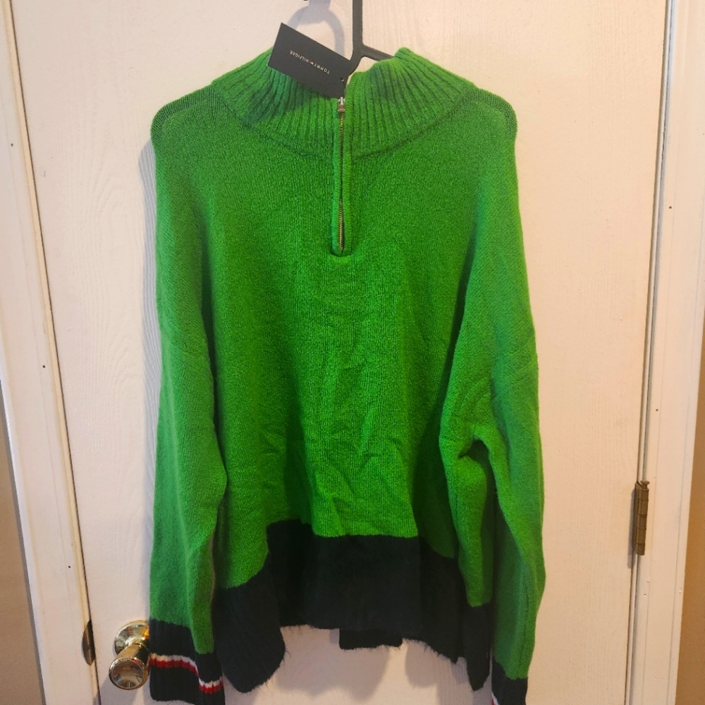 NWT Tommy Hilfiger Preppy Green/Navy half zip